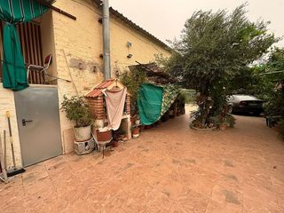 Chalet en venta en Joc de la Bola - Camps d'Esports - Ciutat Jardí - Montcada en Lleida