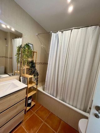 Piso en venta en La Goleta - San Felipe Neri en Málaga