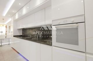 Piso en venta en Cabo Pino - Reserva de Marbella en Marbella