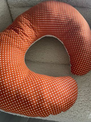 Cojín lactancia - puntos naranja