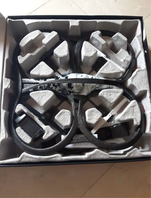 Parrot AR Drone 2.0 - Edición Élite