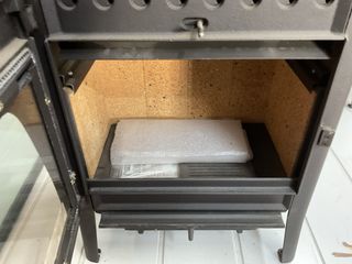 Estufa Hergom e20 - Negra