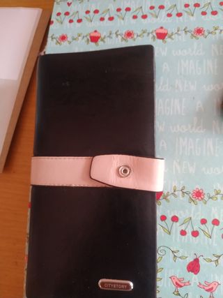 Cartera CITYSTORY negra y rosa