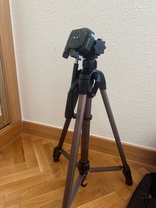 Kit Pentax K-50: Cámara réflex blanca