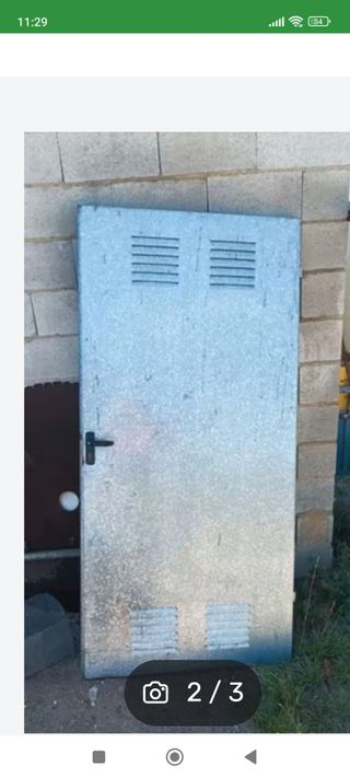 2 Puertas metálicas usadas