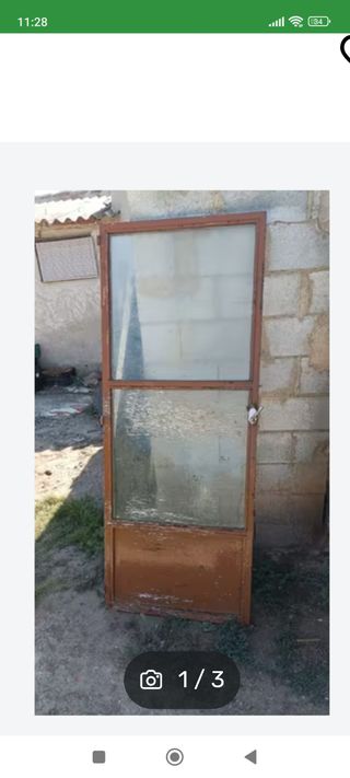 2 Puertas metálicas usadas