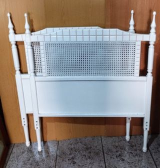 Cabecero cama 90/80cm, madera y mimbre blanco.