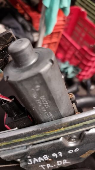 ELEVALUNAS TRASERO DERECHO SAAB 93 AÑO 2000