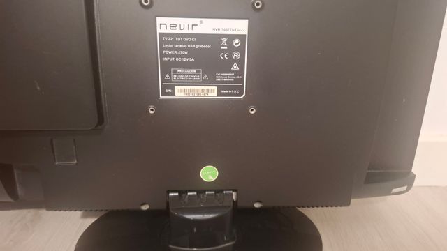 TV Nevir 22" DVD USB