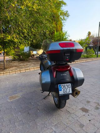 Honda Deauville 700NT - Moto