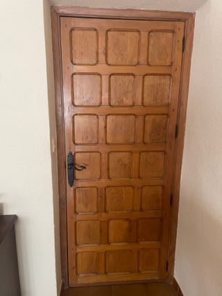 Puertas madera maciza castellanas