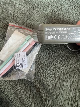 Nintendo DS Lite amarilla + 2 juegos, Oportunidad!