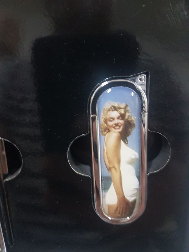 Set pitillera y encendedor  Marilyn Monroe
