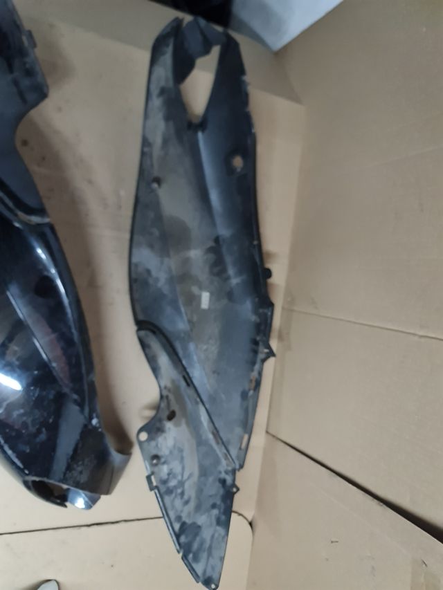 Carenados laterales Piaggio Fly/Derbi Boulevard