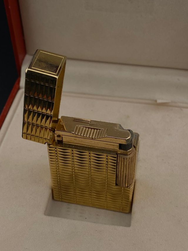 Encendedor St Dupont Plaque or Clair Guilloche