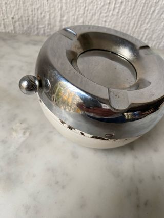 Cenicero vintage metal años 50
