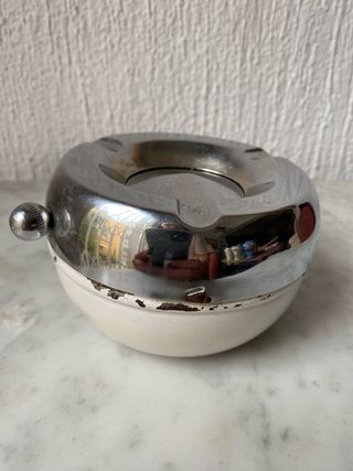 Cenicero vintage metal años 50