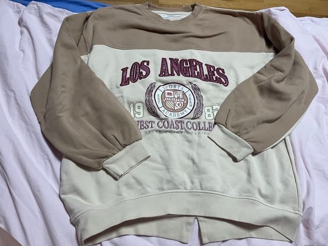 Sudadera Primark beige y marrón.
Talla 14-15 YRS