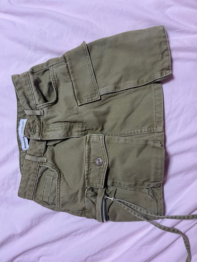 Mini Falda Cargo Bershka 34