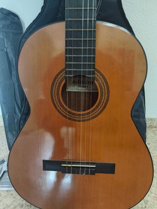 Guitarra clásica Admira + funda (SOLO HOY 65€)