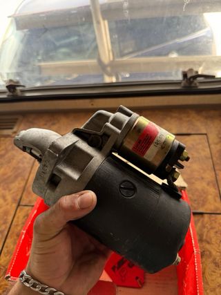 Motor de arranque marca Lucas