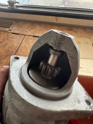 Motor de arranque marca Lucas