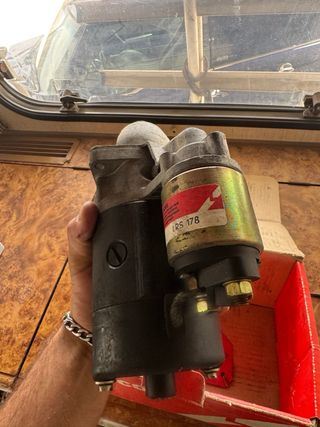 Motor de arranque marca Lucas