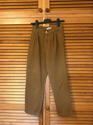 Pantalones Mango marrón 