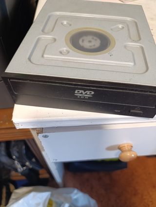 Lector DVD + Disco Duro HDD
Funcionan perfectament