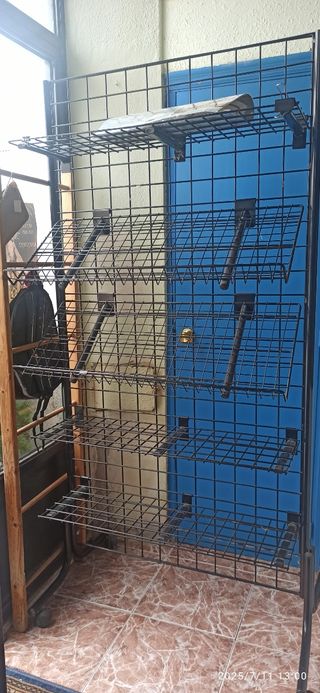 Estantería metálica expositora