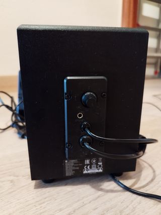 Altavoces Logitech 2.1