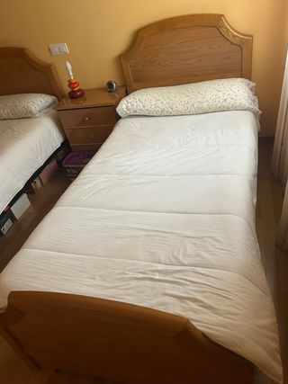 DORMITORIO DOS CAMAS DE 90 MAS MESITA DE NOCHE 