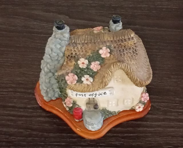 ADORNO, CASITA DE CERÁMICA, OFICINA DE CORREOS