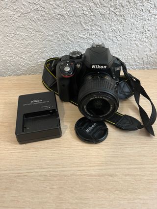 Cámara Nikon D3300 negra