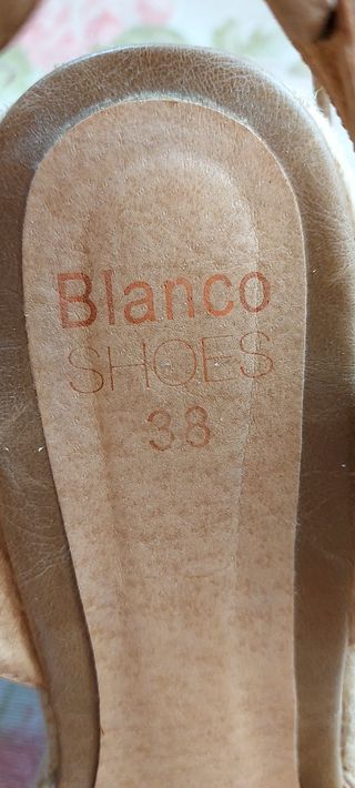 Cuñas Blanco color beige