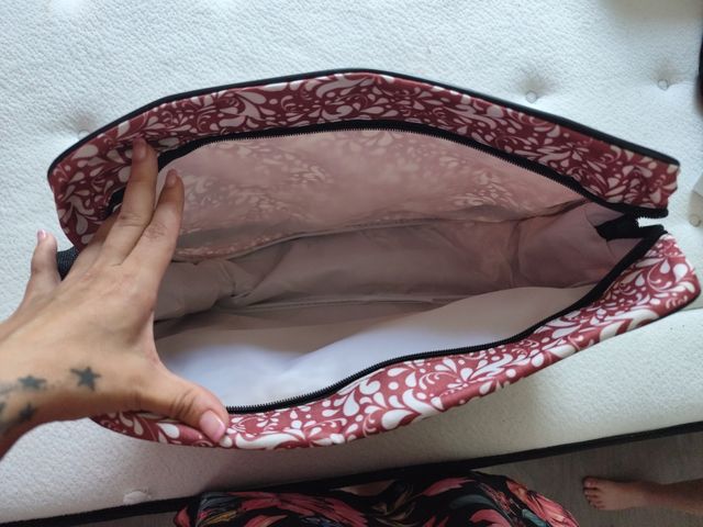 Bolso bandolera rojo y blanco