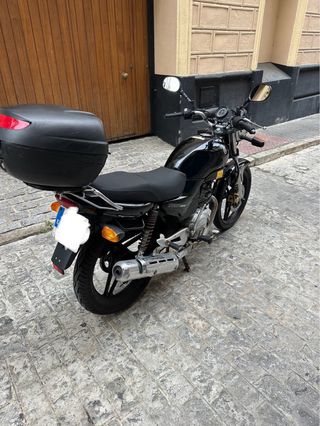 Yamaha YBR 125 Classic negra