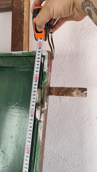 Puerta metálica antigua