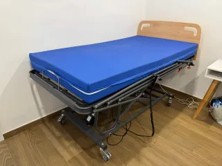 Cama articulada geriátrica