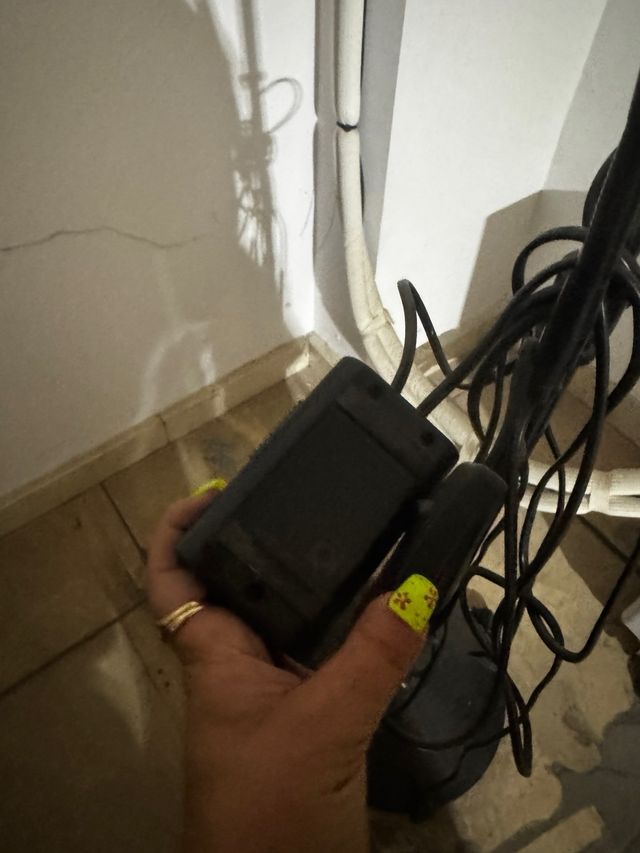 Lampara de pie negra metalica