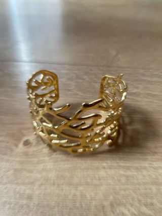 Pulsera dorada mujer