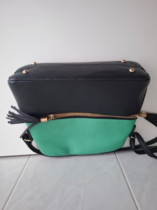 Bolso negro y verde