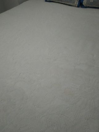 Colcha blanca antigua cama 80 ctm