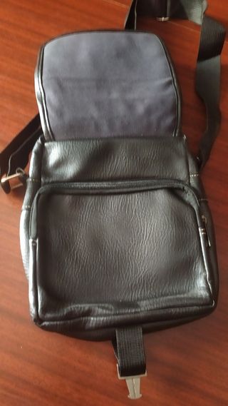 Bandolera negra de cuero 