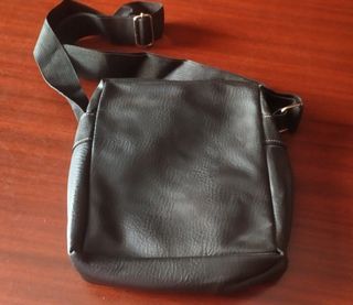 Bandolera negra de cuero 