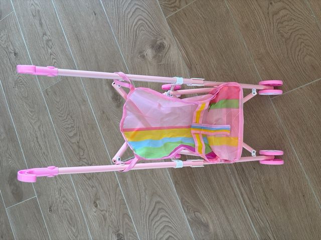 Cochecito de muñecas