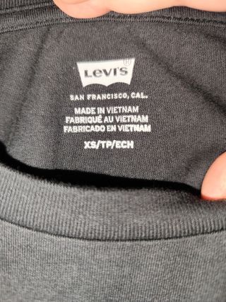 Camiseta Levi's negra mujer