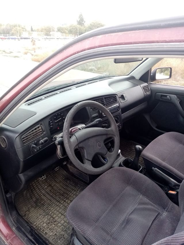 Volkswagen Vento rojo