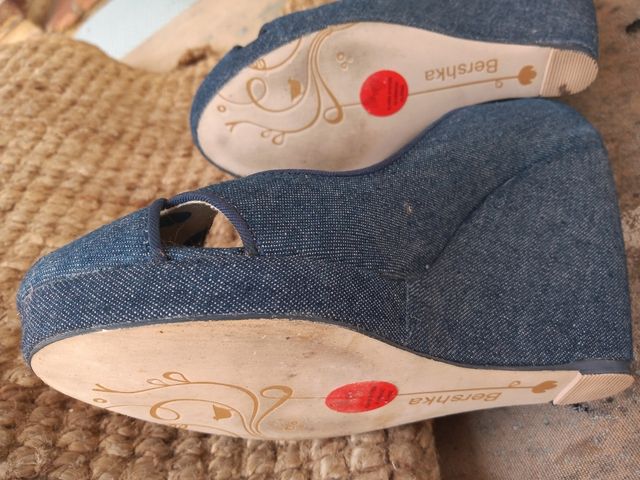 Zapatos cuña tela vaquera Berskha