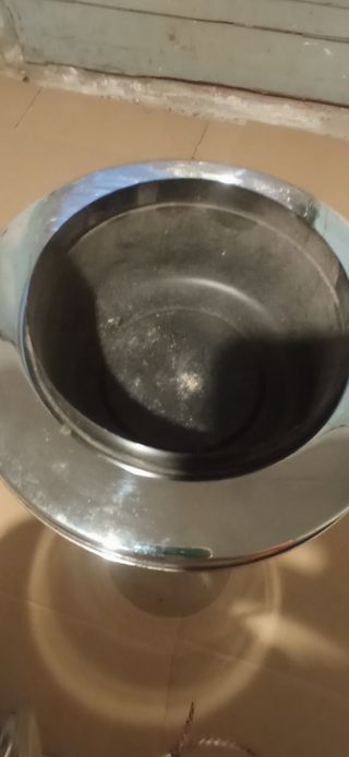 Cenicero vintage metálico